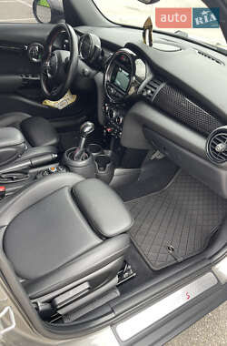 Хэтчбек MINI Hatch 2019 в Киеве