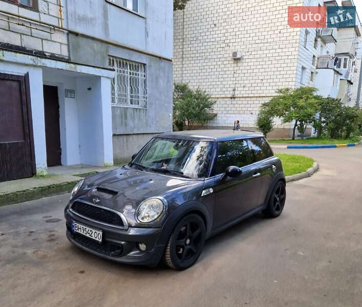 Хэтчбек MINI Hatch 2010 в Измаиле