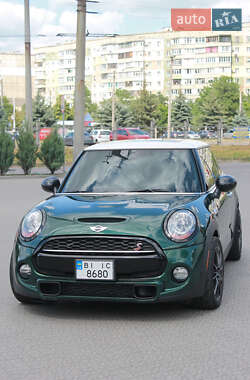 Хэтчбек MINI Hatch 2015 в Полтаве
