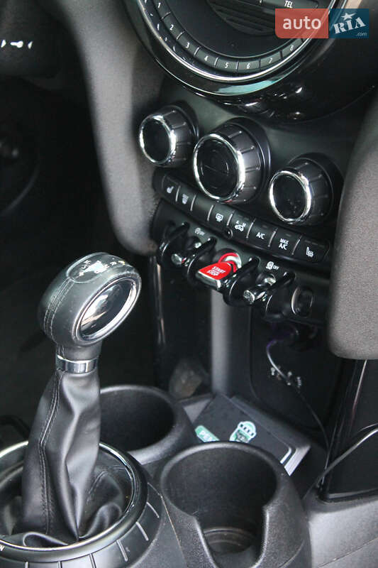 Хэтчбек MINI Hatch 2015 в Полтаве