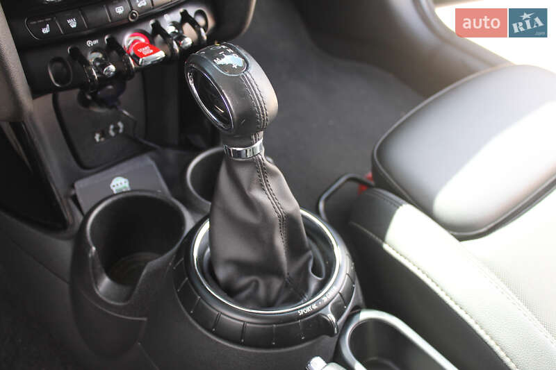 Хэтчбек MINI Hatch 2015 в Полтаве