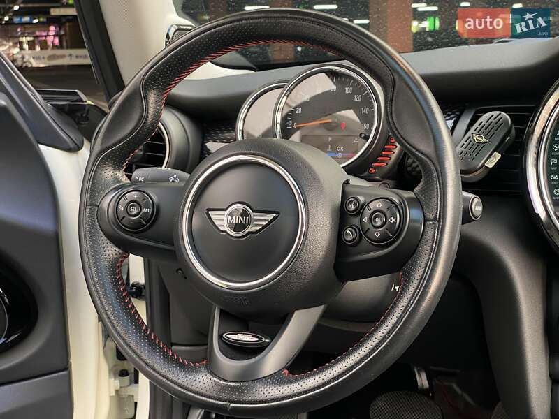 Хэтчбек MINI Hatch 2014 в Киеве