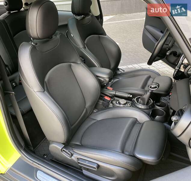 Хэтчбек MINI Hatch 2014 в Киеве