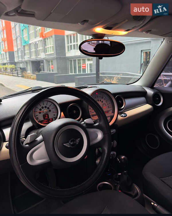 Хэтчбек MINI Hatch 2009 в Чернигове