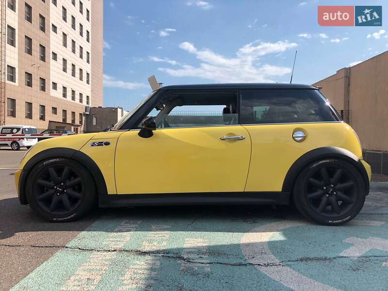Хэтчбек MINI Hatch 2005 в 