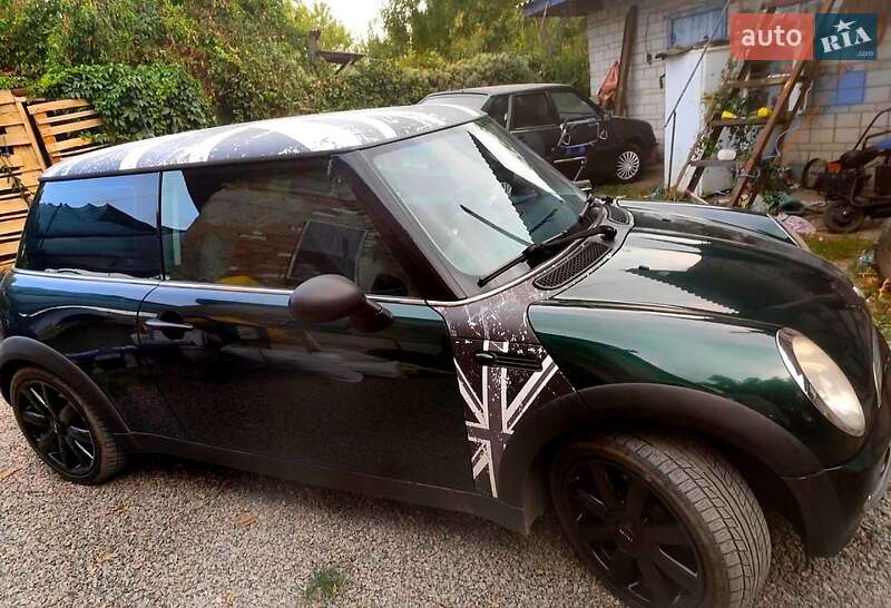 Хэтчбек MINI Hatch 2004 в Киеве фото 2 Хэтчбек MINI Hatch 2004 в Киеве