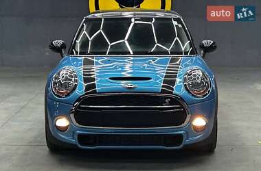 Хэтчбек MINI Hatch 2015 в Черновцах