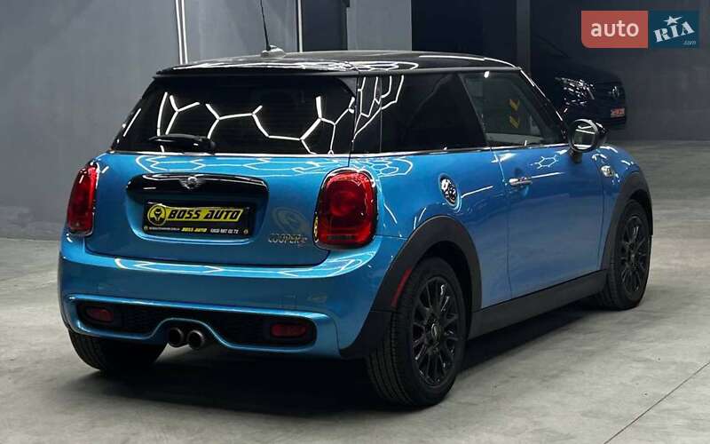 Хэтчбек MINI Hatch 2015 в Черновцах