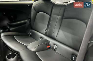 Хэтчбек MINI Hatch 2015 в Черновцах