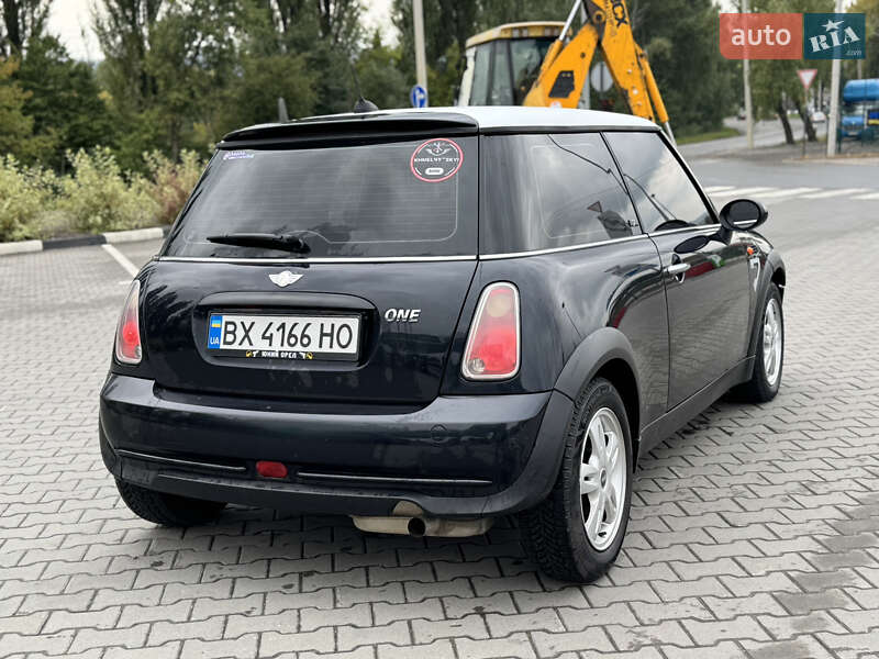Хэтчбек MINI Hatch 2005 в Хмельницком