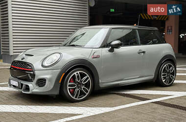 Хэтчбек MINI Hatch 2018 в Киеве