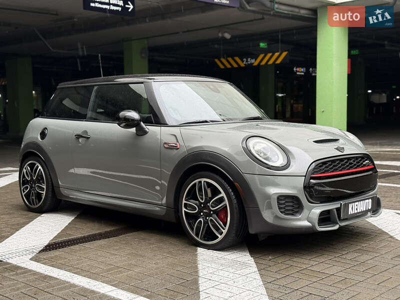 Хэтчбек MINI Hatch 2018 в Киеве