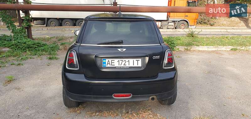 Хетчбек MINI Hatch 2010 в Дніпрі
