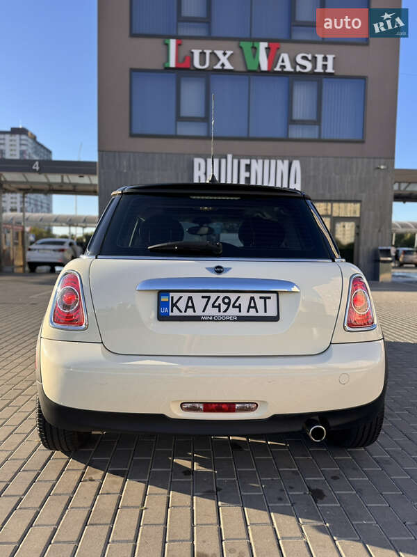 Хетчбек MINI Hatch 2011 в Києві