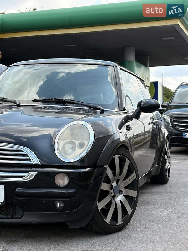 Хэтчбек MINI Hatch 2001 в Ужгороде