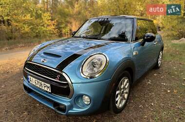 Хэтчбек MINI Hatch 2015 в Киеве