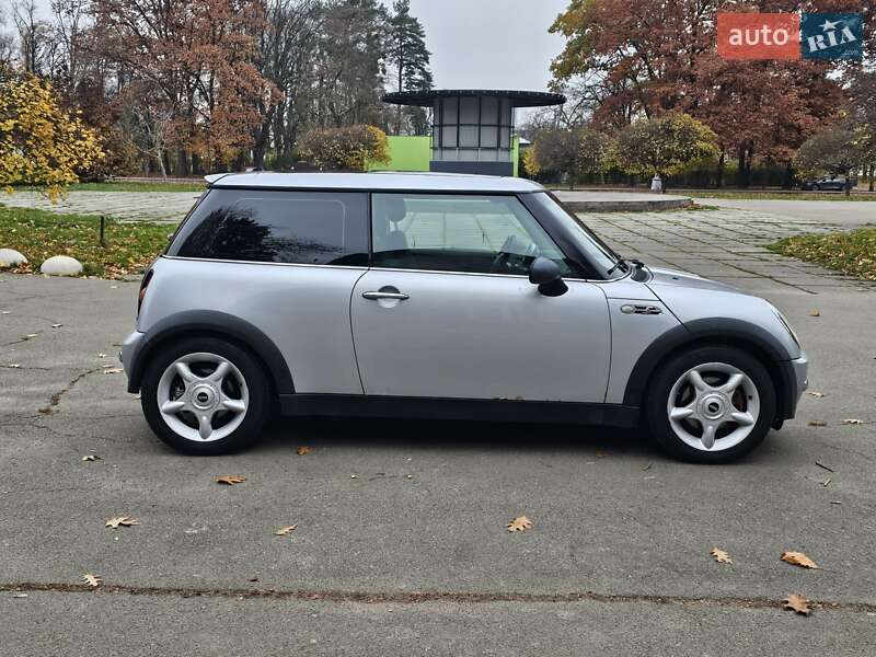 Хэтчбек MINI Hatch 2004 в Киеве фото 3 Хэтчбек MINI Hatch 2004 в Киеве