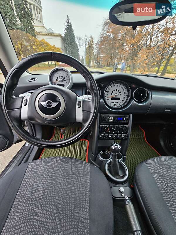 Хэтчбек MINI Hatch 2004 в Киеве фото 17 Хэтчбек MINI Hatch 2004 в Киеве