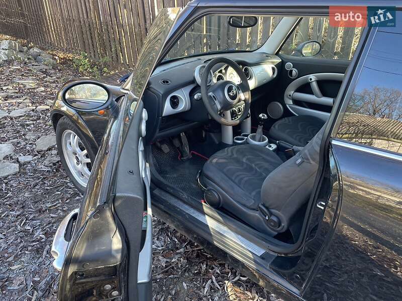 Хетчбек MINI Hatch 2001 в Звягелі