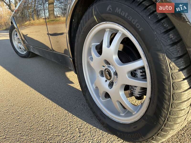 Хетчбек MINI Hatch 2001 в Звягелі