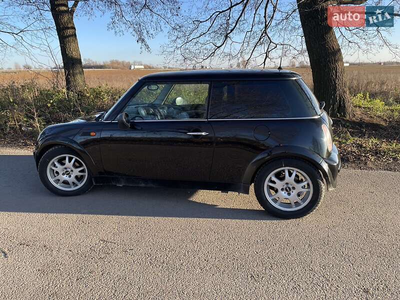 Хетчбек MINI Hatch 2001 в Звягелі