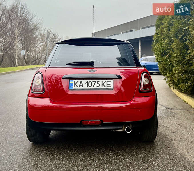 Хэтчбек MINI Hatch 2007 в Киеве