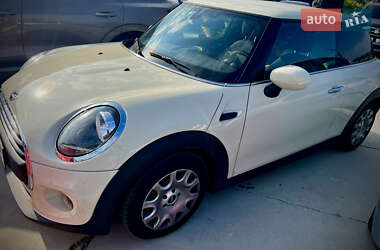 Хэтчбек MINI Hatch 2019 в Киеве