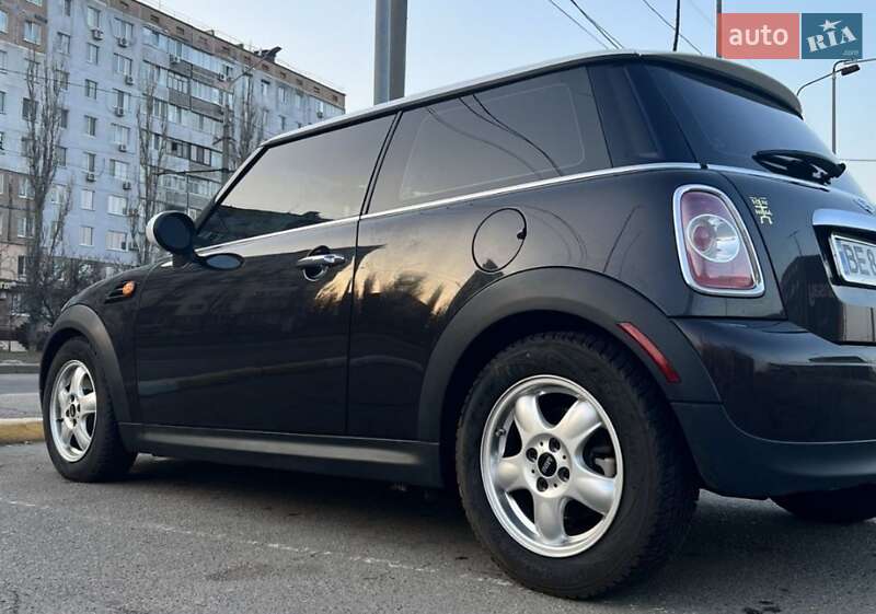 Хэтчбек MINI Hatch 2013 в Николаеве