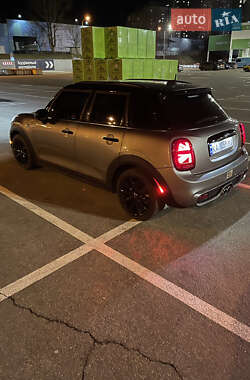 Хэтчбек MINI Hatch 2019 в Киеве