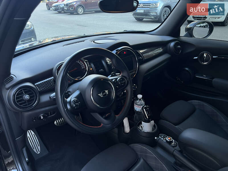 Хэтчбек MINI Hatch 2019 в Киеве