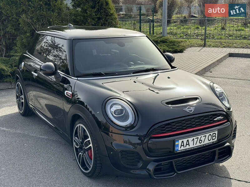 Хэтчбек MINI Hatch 2019 в Киеве