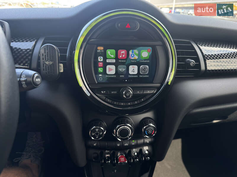 Хэтчбек MINI Hatch 2019 в Киеве