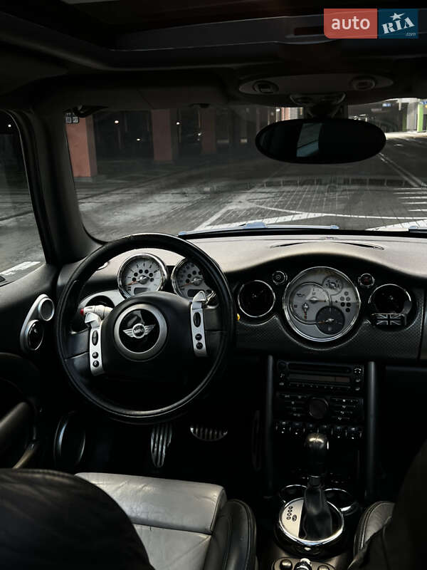 Хэтчбек MINI Hatch 2005 в Киеве