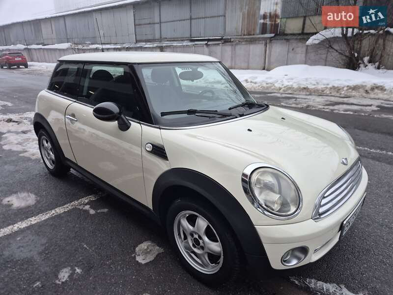 Хэтчбек MINI Hatch 2008 в Львове