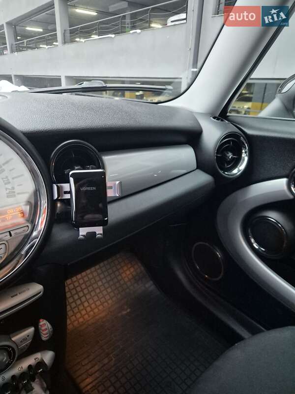 Хэтчбек MINI Hatch 2008 в Львове