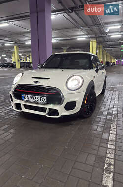 Хэтчбек MINI Hatch 2016 в Киеве