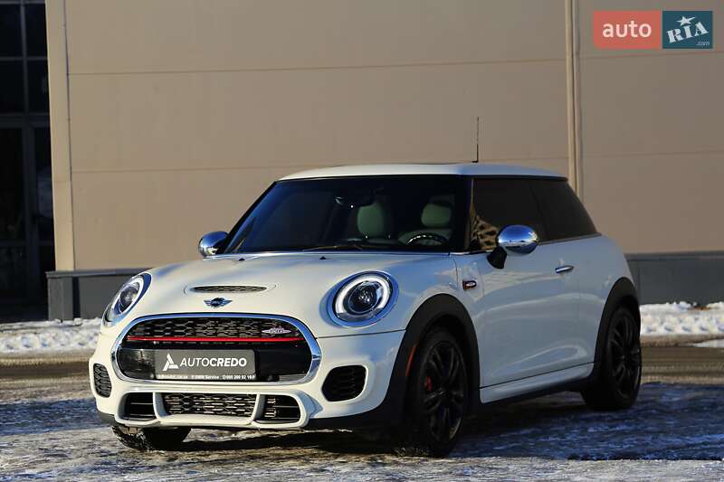 Хэтчбек MINI Hatch 2016 в Киеве