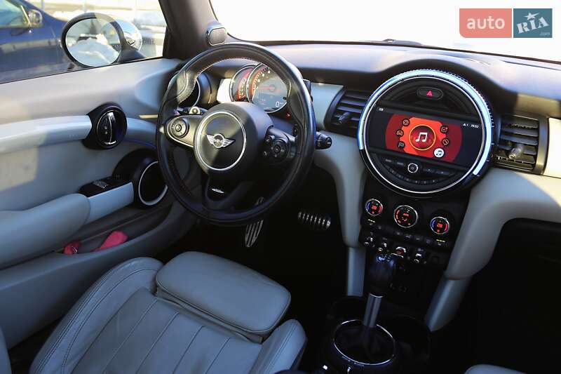 Хэтчбек MINI Hatch 2016 в Киеве