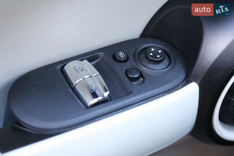 Хэтчбек MINI Hatch 2016 в Киеве