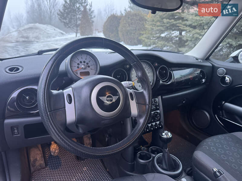 Хетчбек MINI Hatch 2006 в Львові