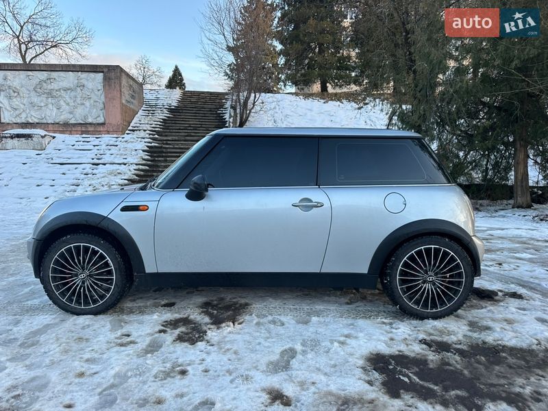 Хетчбек MINI Hatch 2003 в Косові