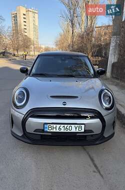 Хетчбек MINI Hatch 2024 в Одесі