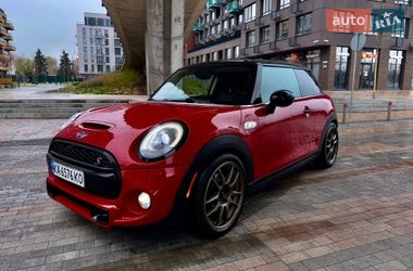 Хэтчбек MINI Hatch 2015 в Киеве