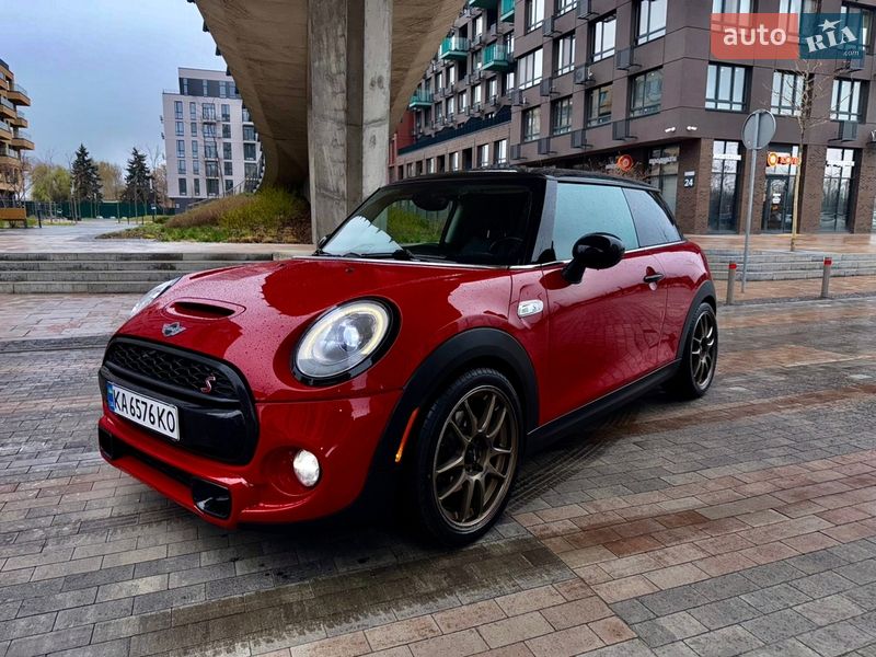 Хэтчбек MINI Hatch 2015 в Киеве