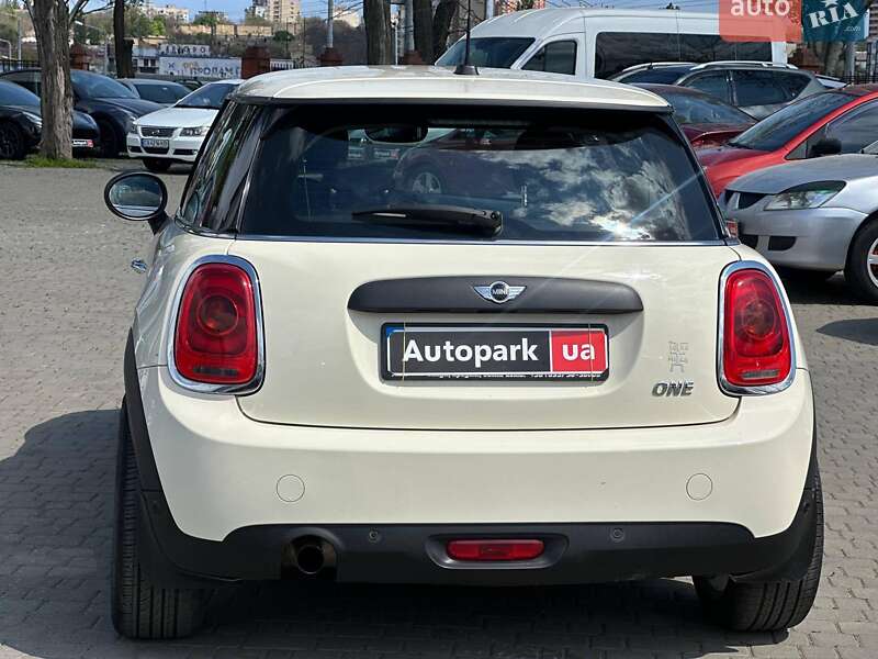 Хэтчбек MINI Hatch 2016 в Одессе