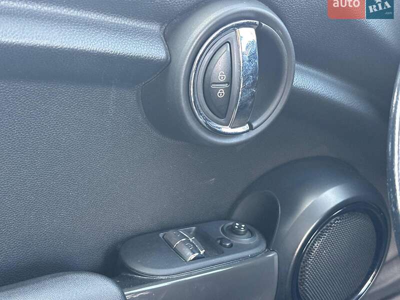 Хэтчбек MINI Hatch 2016 в Одессе