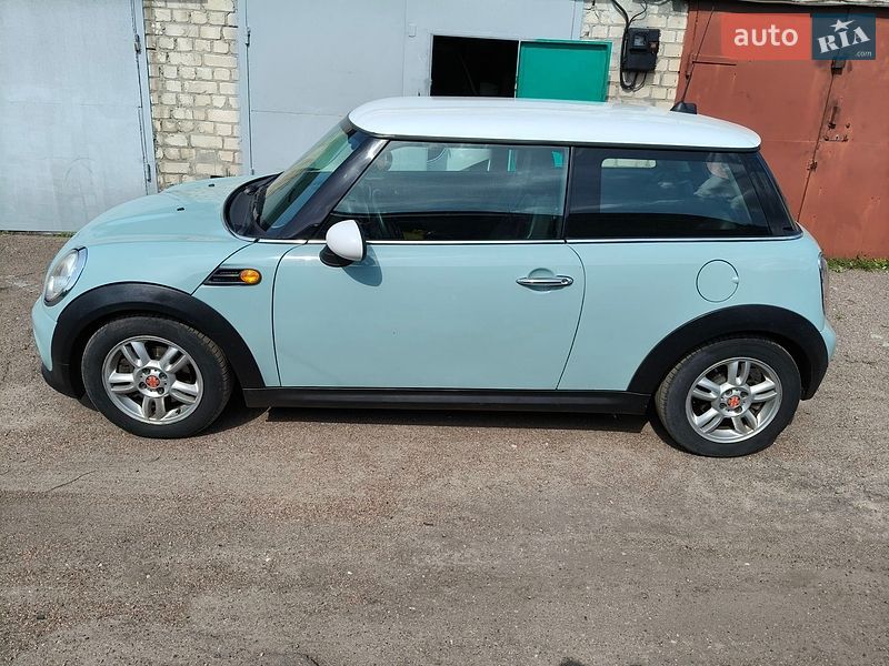 Хетчбек MINI Hatch 2012 в Черкасах