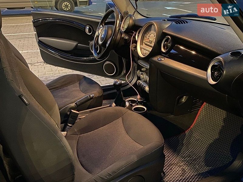 Хэтчбек MINI Hatch 2009 в Киеве