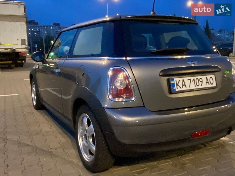Хэтчбек MINI Hatch 2009 в Киеве