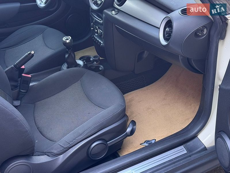 Хэтчбек MINI Hatch 2010 в Киеве